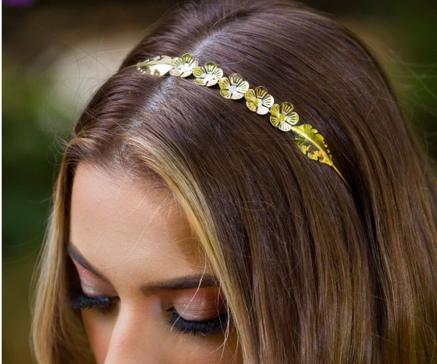 Tiara com Florzinhas Dourada Semijoia Noiva Daminha Foll Acessórios